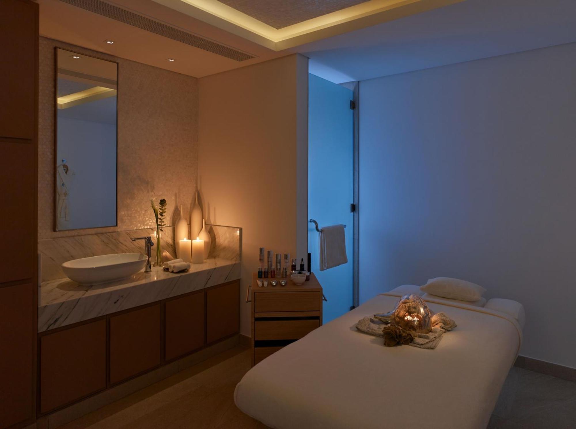 Zulal Wellness Resort By Chiva-Som Al Ruwais Экстерьер фото